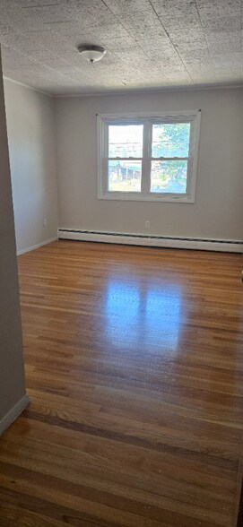 Building Photo - 61 Vanderburgh Ave