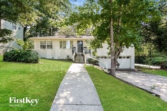 Building Photo - 901 Rich Rd