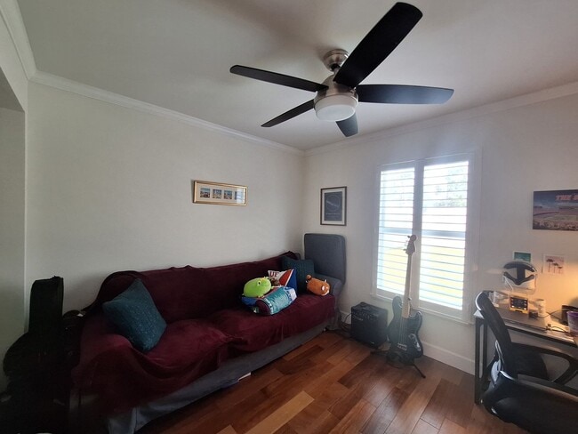 Building Photo - Designer-Remodeled Gem in Ashington Park |...