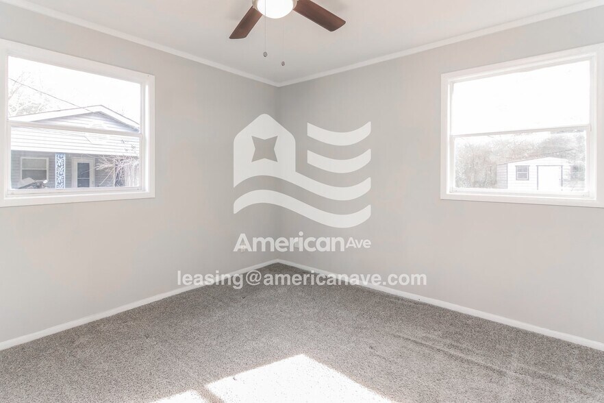 Building Photo - 4202 Snellings Dr