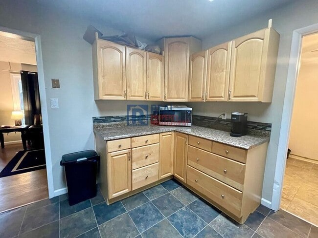 Building Photo - 148 Rose Dr