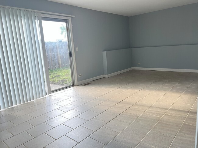 Building Photo - 345 Ozark Dr