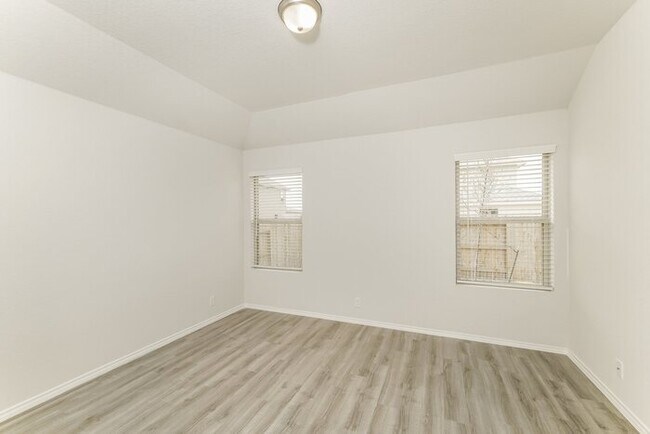 Building Photo - 2354 Applewhite Mdw
