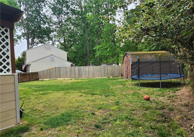 Building Photo - 703 Lance Dr