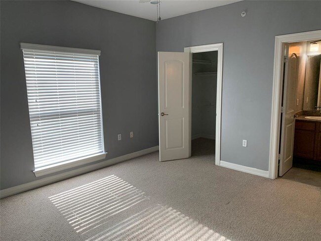 Building Photo - 3501 Chenevert St