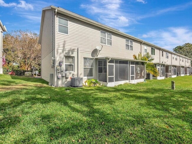 Building Photo - 34902 Teeview Ln