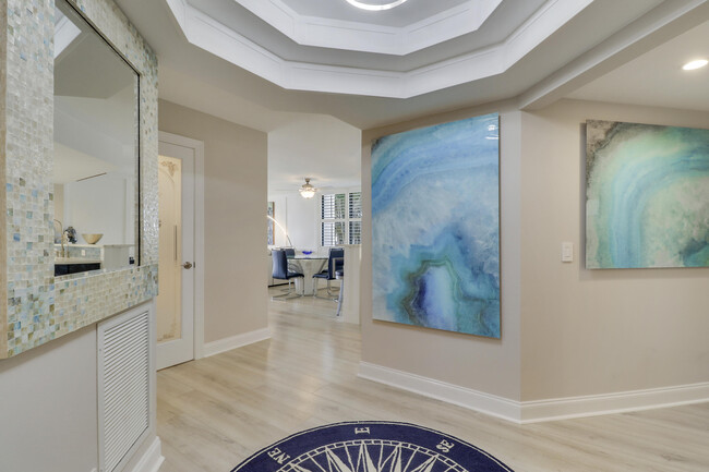 Building Photo - 515 Bay Colony Dr N