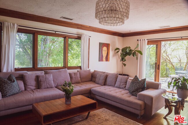 Building Photo - 1070 Norumbega Dr