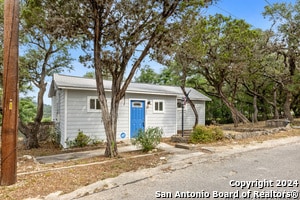 Building Photo - 17807 Hilltop Dr