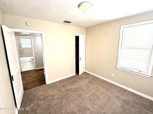 Building Photo - 763 Gardenia Ln