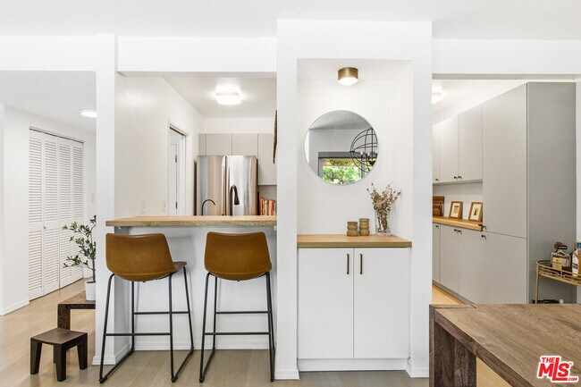 Building Photo - 5625 Green Valley Cir