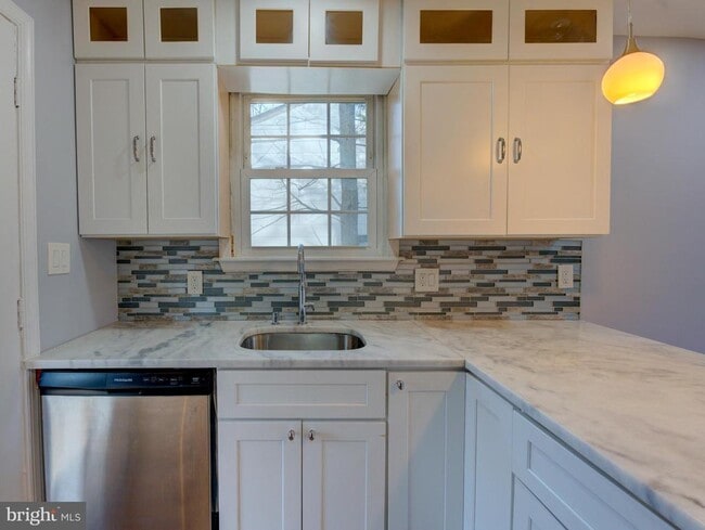 Building Photo - 6916 New Hampshire Ave