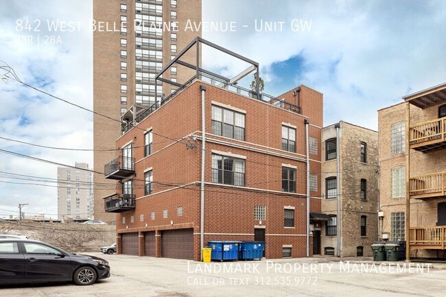 Building Photo - 842 W Belle Plaine Ave