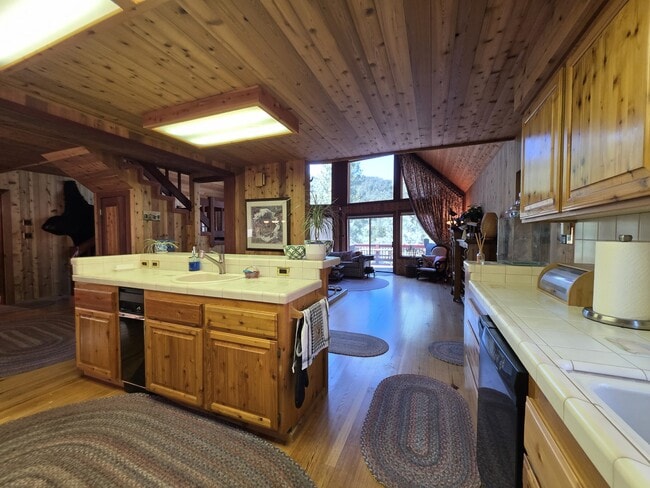 Building Photo - 1921 Bernina Dr