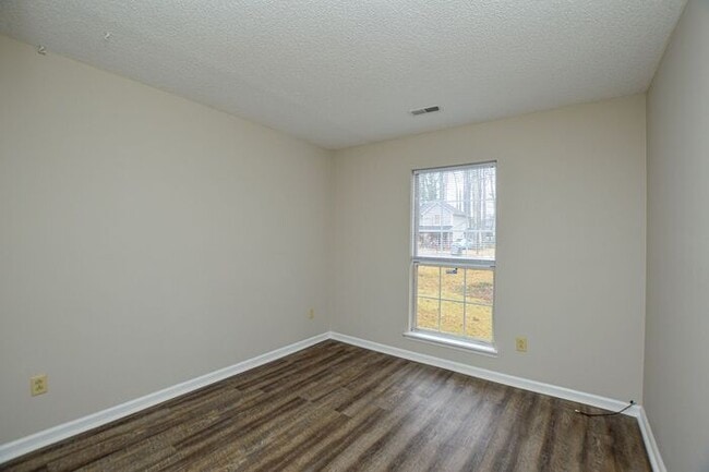 Building Photo - Easy Commute to the University or Uptown Charlotte COMING SOON!!!