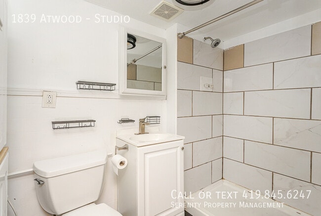 Building Photo - 1839 Atwood-Studio