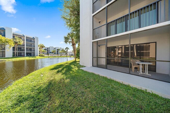 Building Photo - 1605 S US Hwy 1