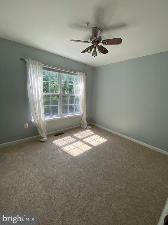 Building Photo - 123 Heathfield Dr