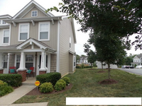 Building Photo - "Charming 2-Bed Oasis with 2.5 Baths in Nashville's Heart - 1,234 Sq Ft of Comfort!" End Unit. Cl...