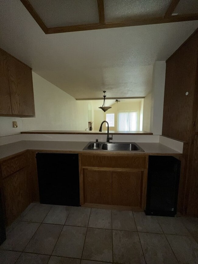 Building Photo - Lakefront Condo