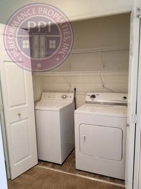 Building Photo - Single Level Family Home in Sandy.  New Carpet & LVT  Flooring Pets Welcome