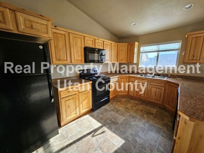 Building Photo - Short Term Lease With Option To Renew