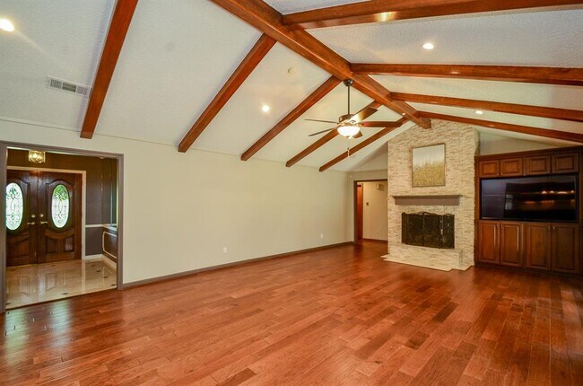Building Photo - 3015 Bainbridge Ct