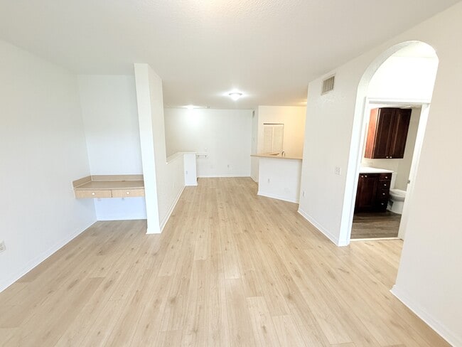 Building Photo - 1302 Belmont Ln