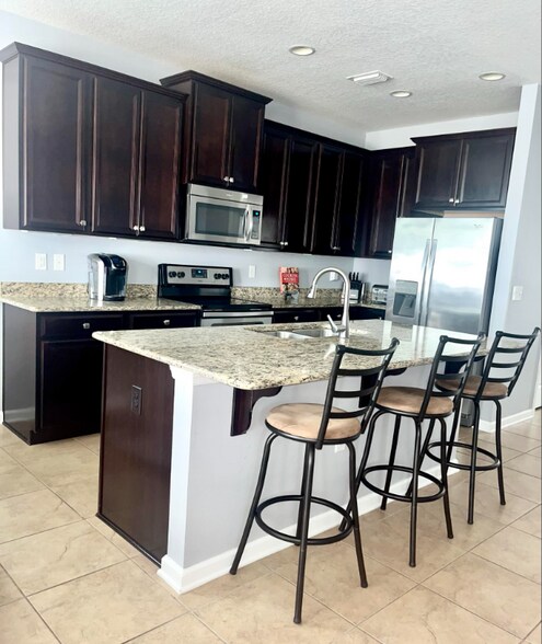 Building Photo - 7030 Crispin Cove Dr