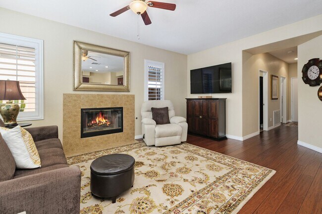 Building Photo - Meticulously Maintained Home in Temeku Hills, 4br/3ba, 3 Car Garage, 1981 sqft. + Enclosed Sunroo...
