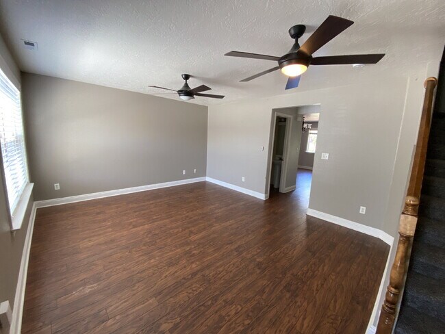 Building Photo - "Charming 3-Bed Townhouse in St. George – ...