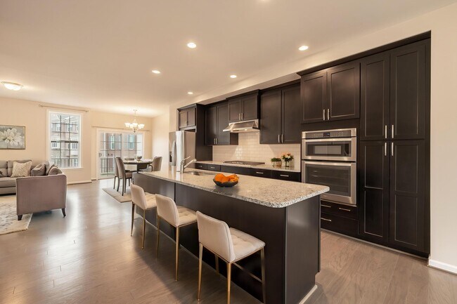 Building Photo - 2715 S Spurway Dr