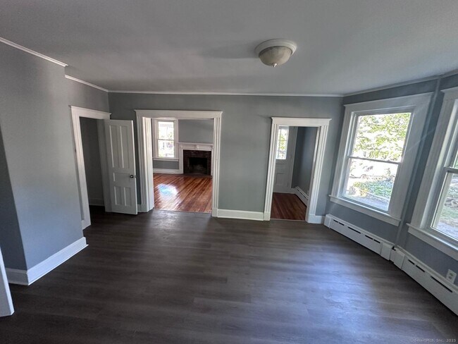 Building Photo - 10 Fleming St