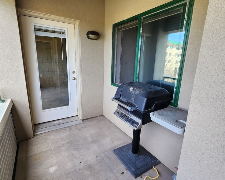 13 Patio door to Master - 400 N Richmond St