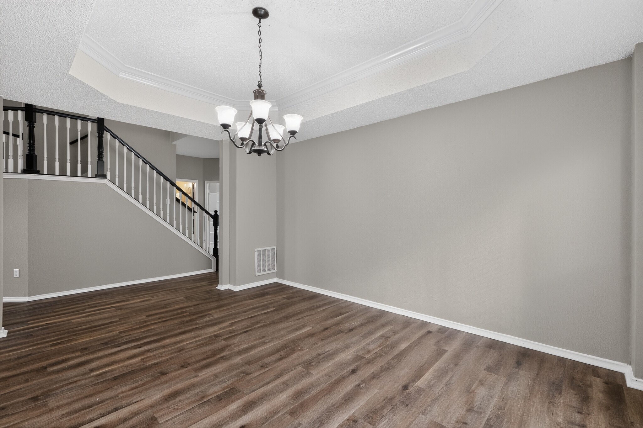 Building Photo - 1624 Ariel Dr
