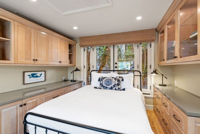 Building Photo - Stunning, Luxury La Jolla Shores Location with Panoramic Ocean Views!!