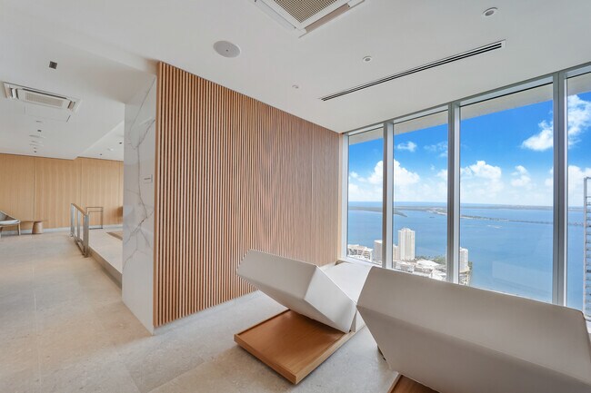Building Photo - 300 Biscayne Blvd Way