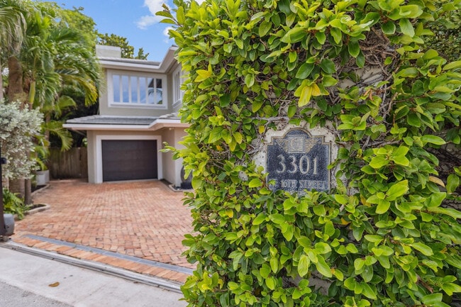 Building Photo - 3301 NE 16th St