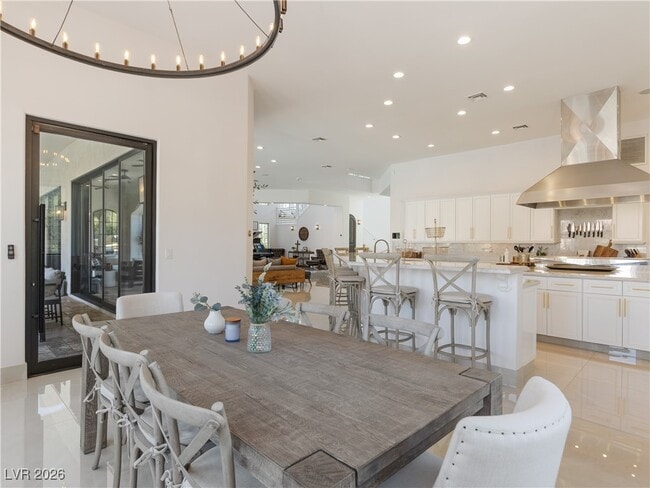 Building Photo - 190 Inveraray Ct