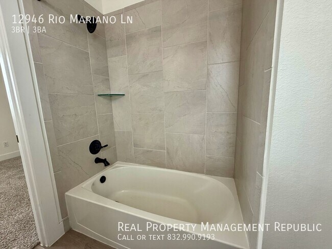 Building Photo - 12946 Rio Mariano Ln