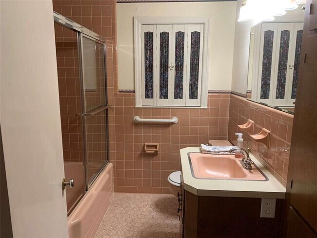 Building Photo - 3543 Simpson Farm Dr SE