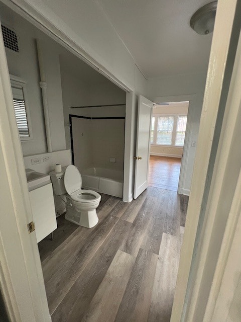 Main bath - 1569 Palm Ave