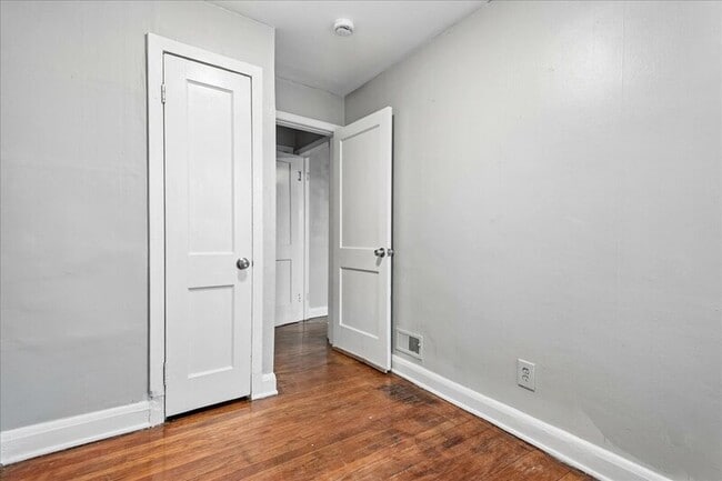 Building Photo - 3914 Erdman Ave