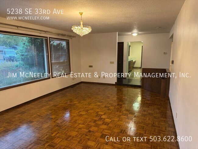 Building Photo - 5238 SE 33rd Ave