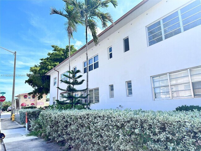 Building Photo - 3903 W Flagler St