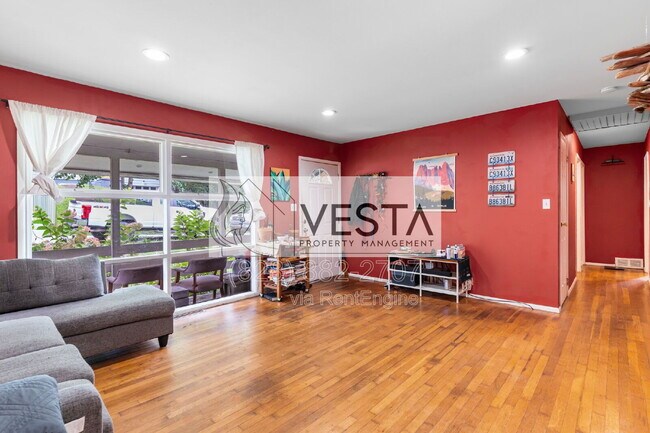 Building Photo - 60 Greeley St