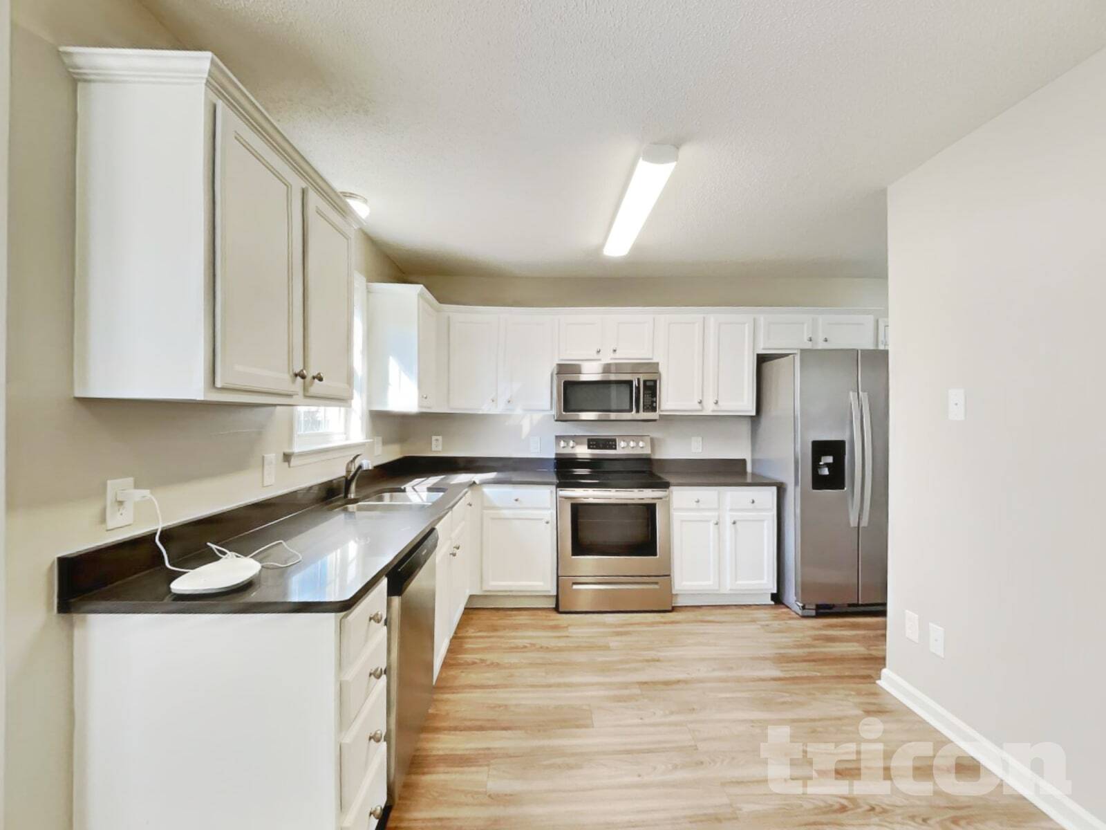 Building Photo - 104 Roundtree Ct