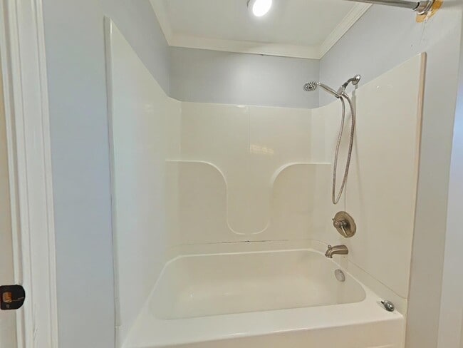 Building Photo - 2607 Springwood Dr