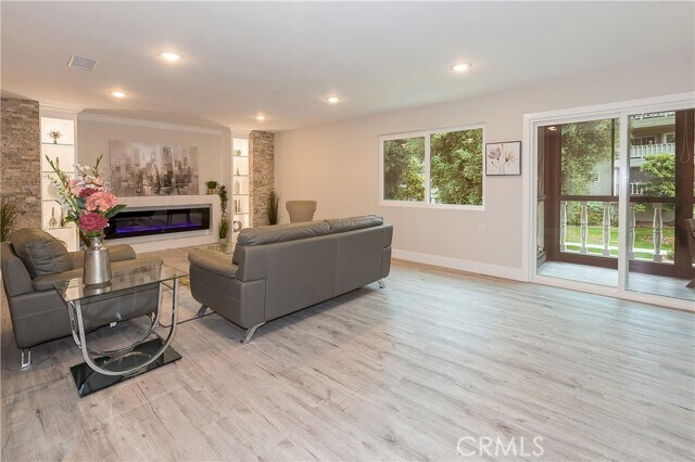 Building Photo - 2404 Via Mariposa W