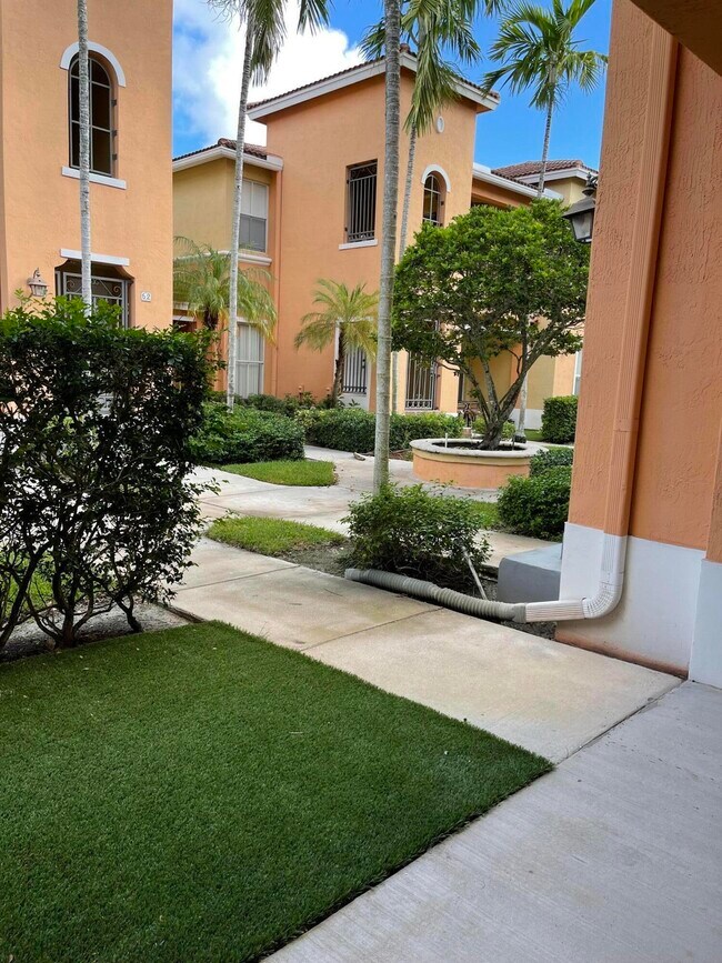 3553 Forest Hill Blvd 3553 Forest Hill Blvd West Palm Beach FL 33406